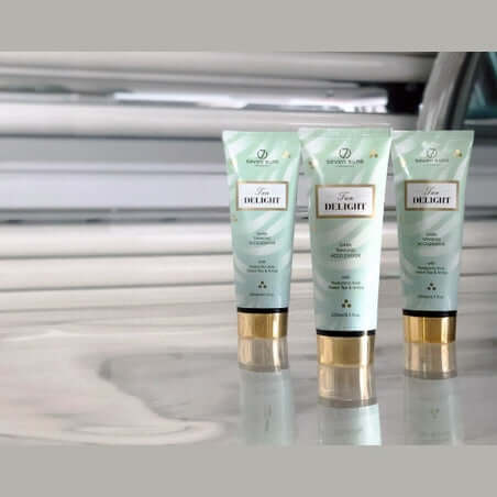 Tan accelerator 7suns Tan Delight with hyaluronic acid, green tea and caviar, 250 ml