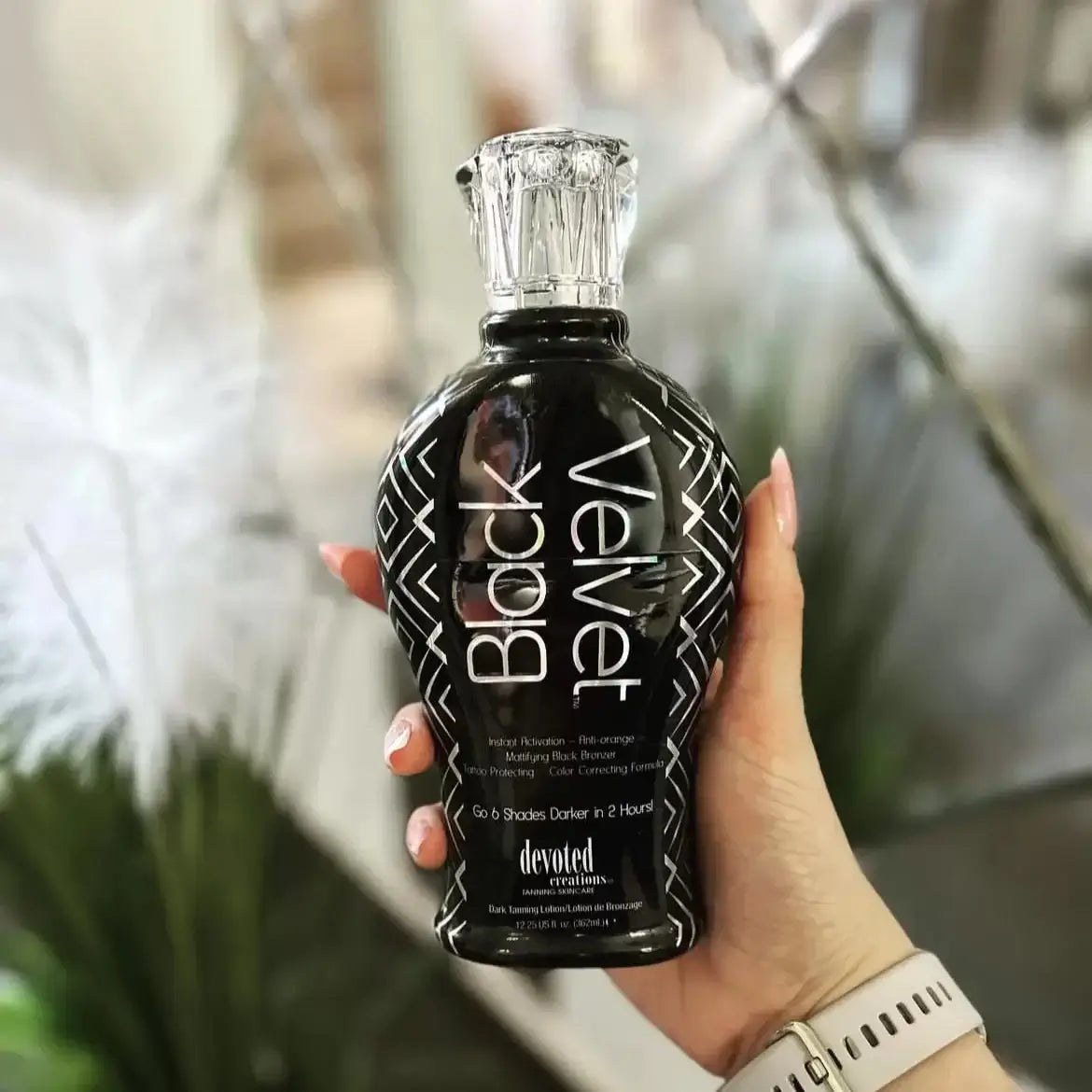 Cream for solarium Devoted Creations Black Velvet for instant dark tan, skin imperfections mattifying effect, 360 ml