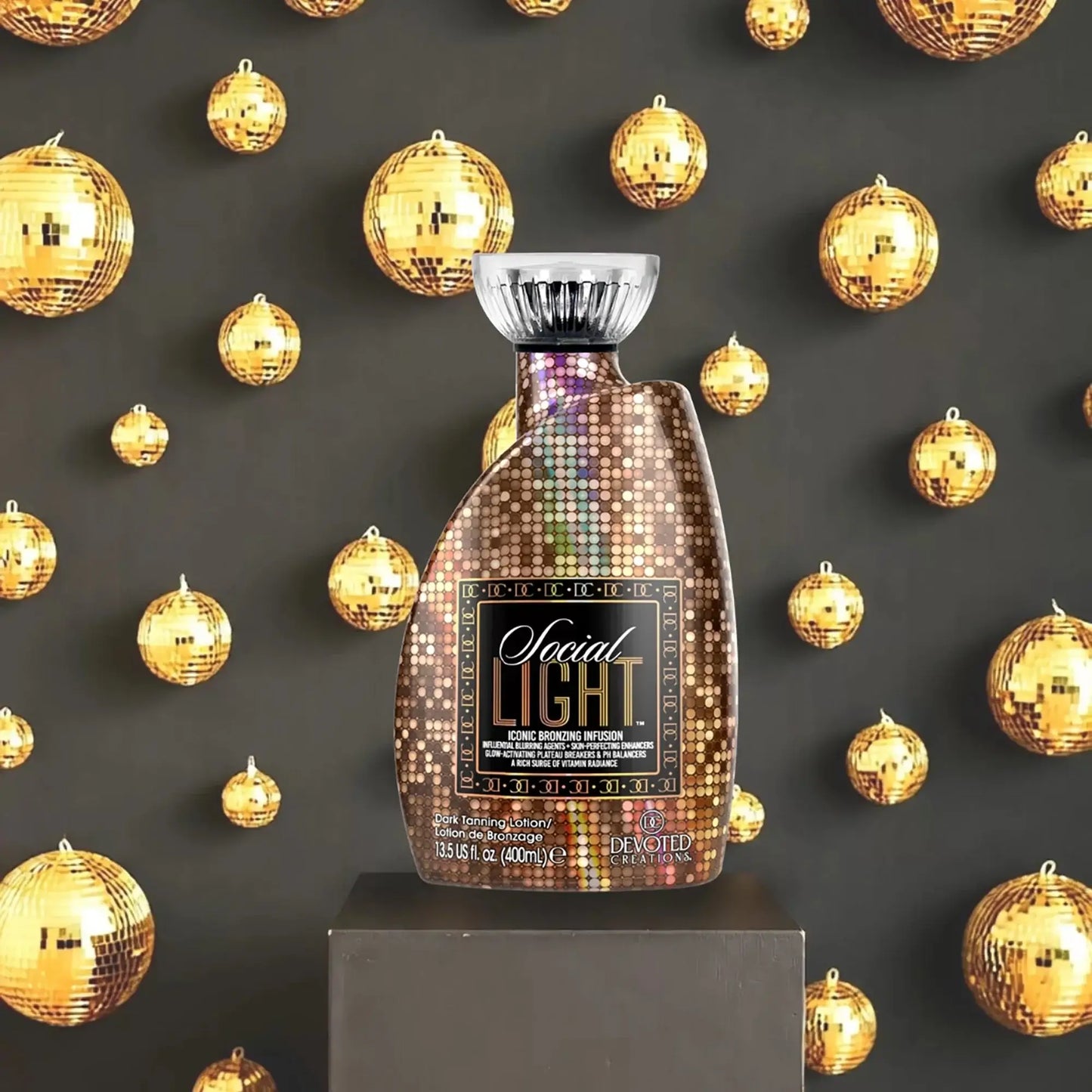 Cream for solarium Devoted Creations Social Light, Iconic Prestigious Bronzing Lotion, 400 ml