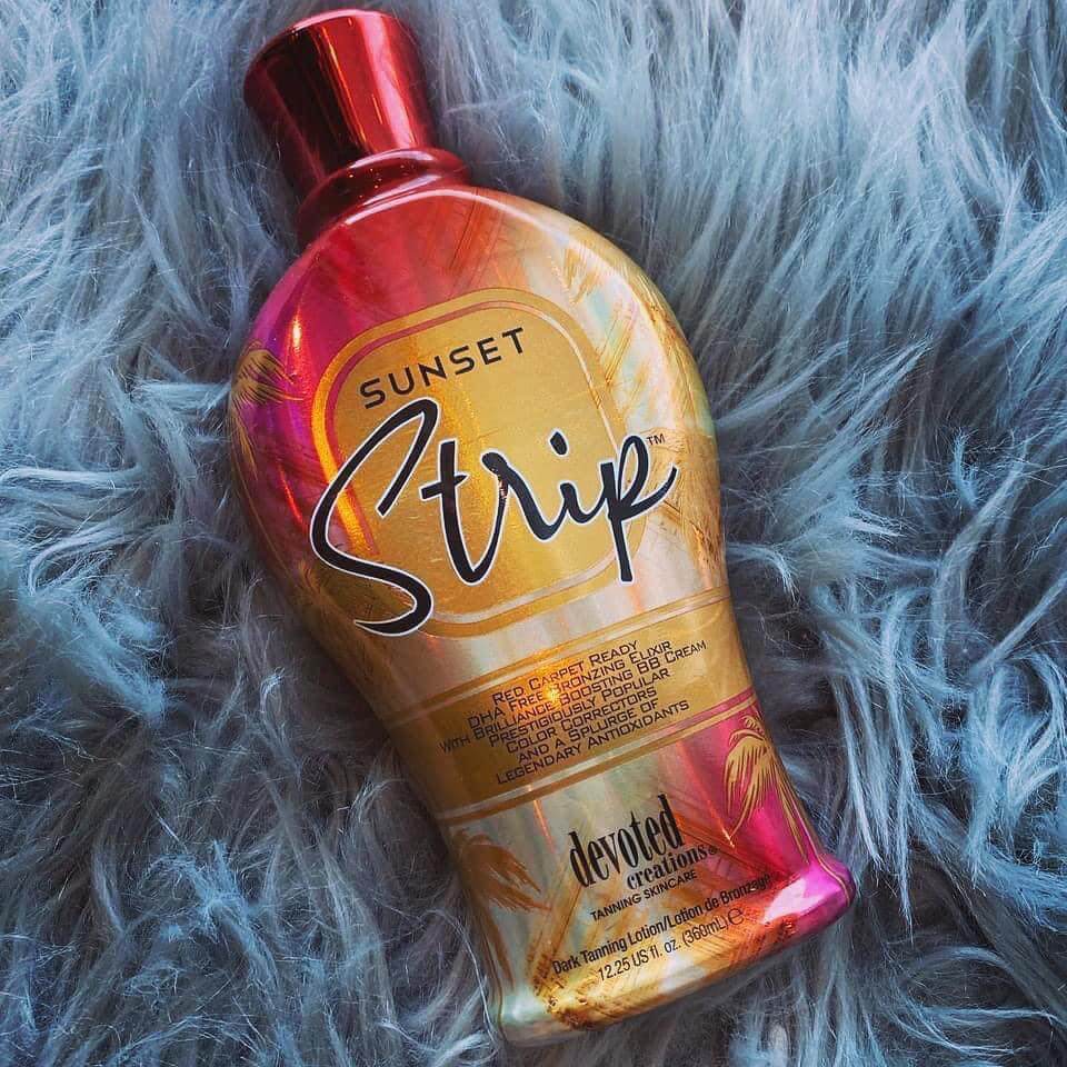 Cream for solarium Devoted Creations Sunset Strip, Mega Moisturizing Natural Tan Lotion, 360 ml