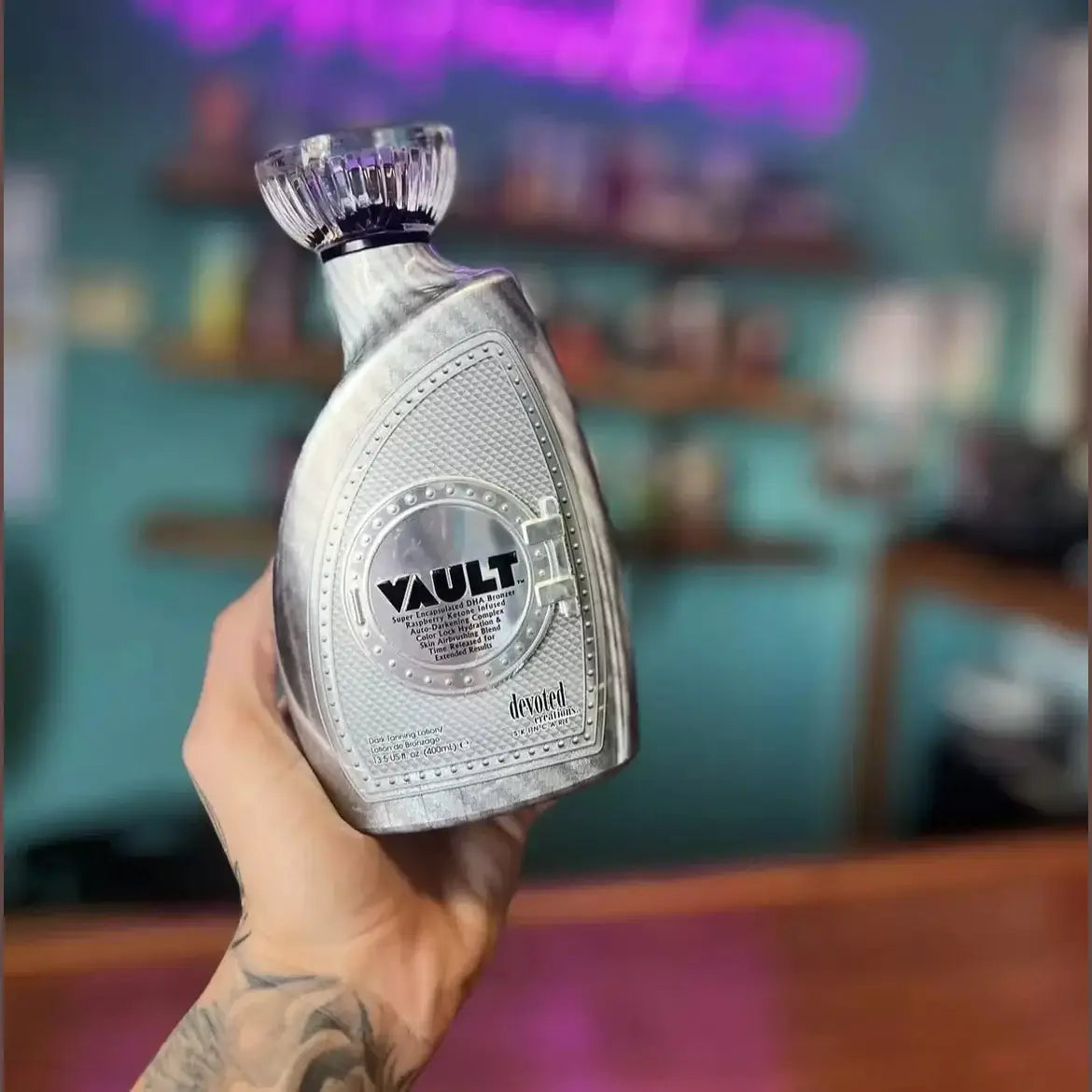 Cream for solarium Devoted Creations Vault, Superior DHA Bronzet for instant dark tan and soft skin, 400 ml