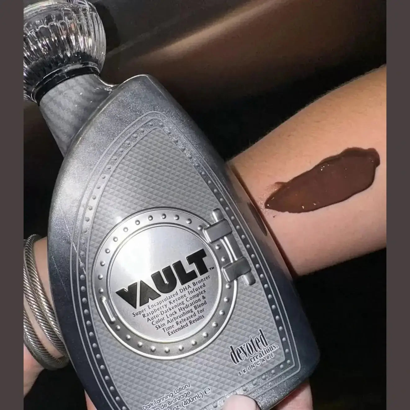 Cream for solarium Devoted Creations Vault, Superior DHA Bronzet for instant dark tan and soft skin, 400 ml