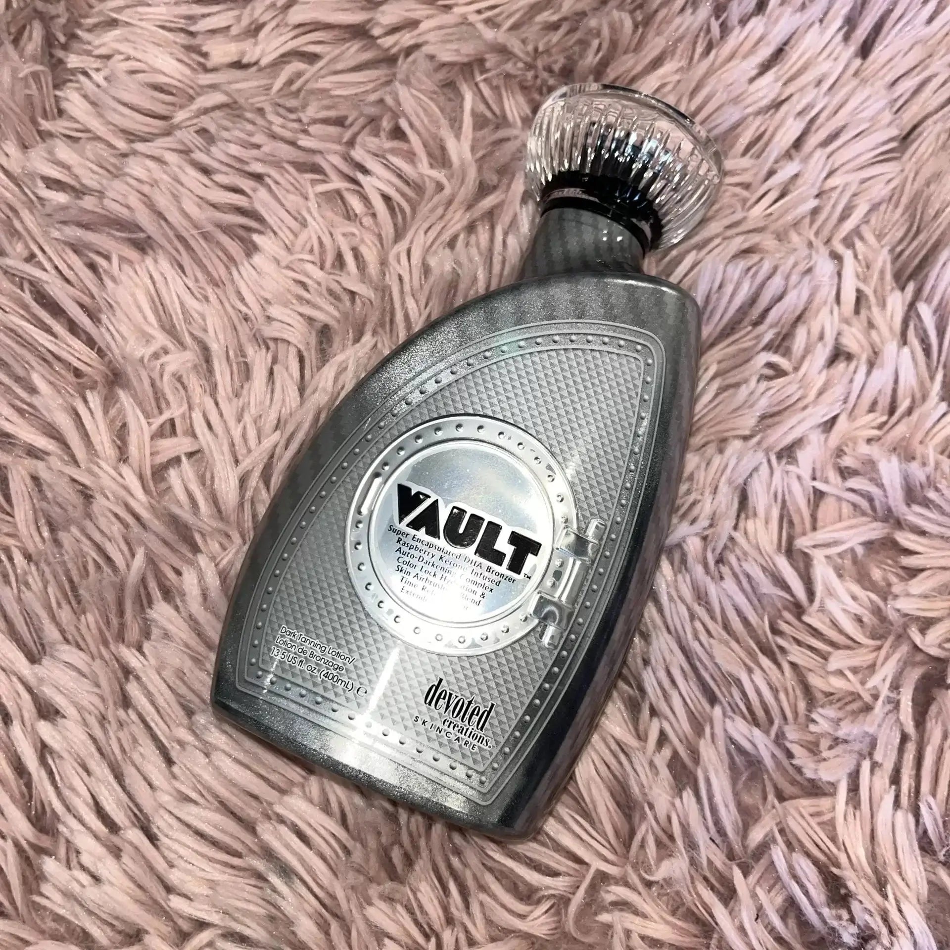 Cream for solarium Devoted Creations Vault, Superior DHA Bronzet for instant dark tan and soft skin, 400 ml