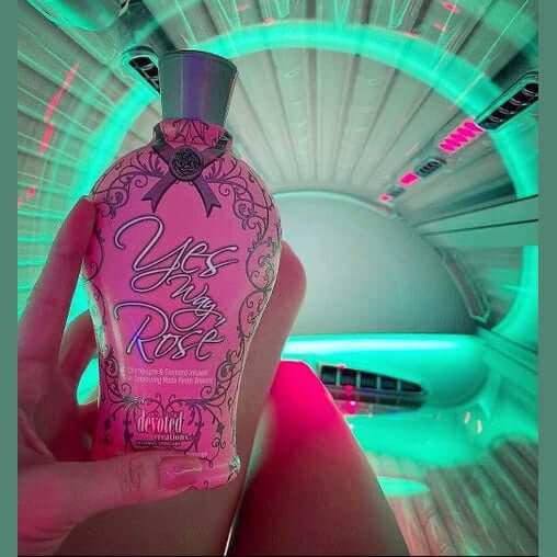 Cream for solarium Devoted Creations Yes Way Rosé, Skin Contouring Dark Tan Lotion, Champagne and Diamond infusion, Matte Finish, 360 ml