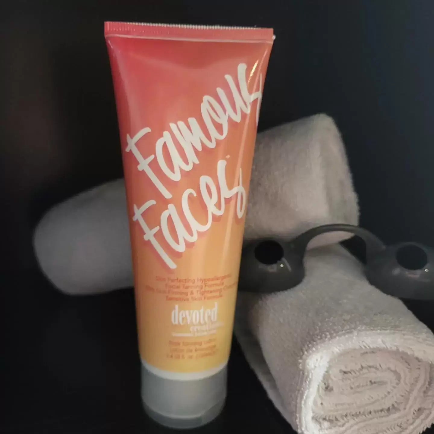 Solarium lotion Devoted Creations Famous Faces for fast tan, skin tightening, hypoallergenic, 100 ml