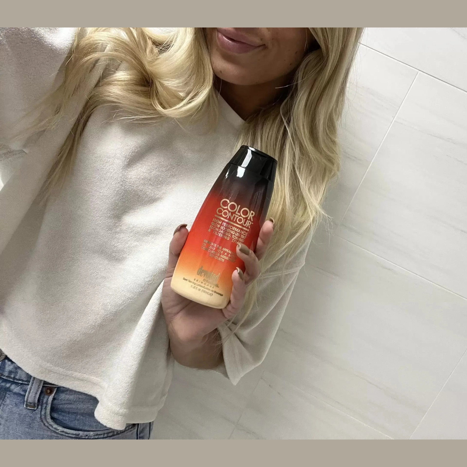 Solarium lotion for legs Devoted Creations Color Contour, visible toning and tighting effect, 180 ml