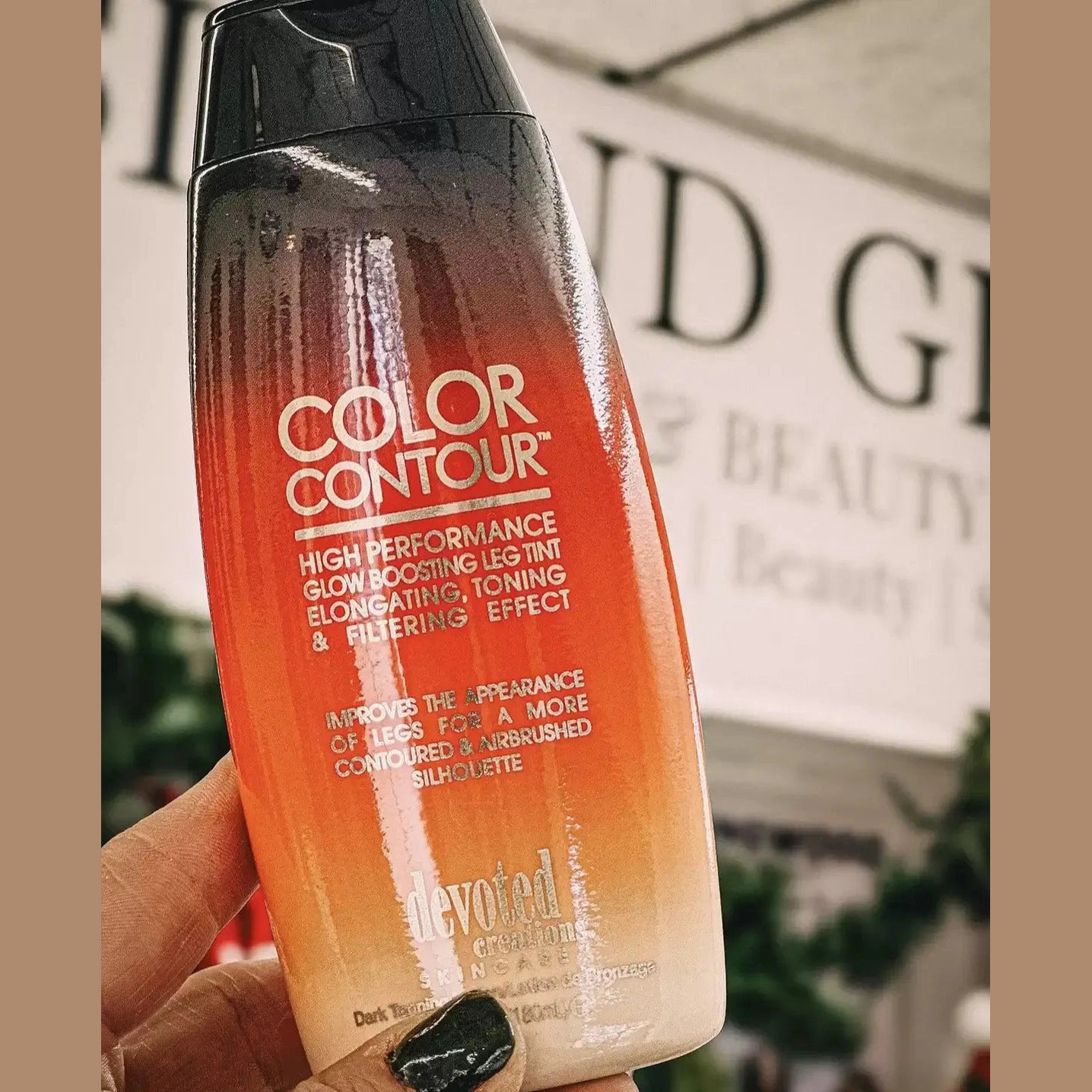 Solarium lotion for legs Devoted Creations Color Contour, visible toning and tighting effect, 180 ml