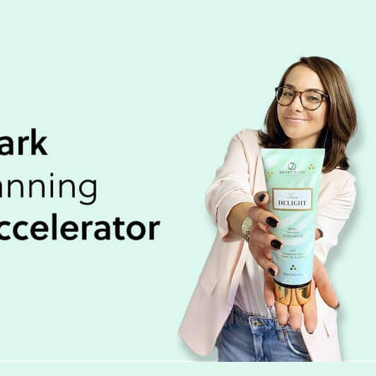 Tan accelerator 7suns Tan Delight with hyaluronic acid, green tea and caviar, 250 ml