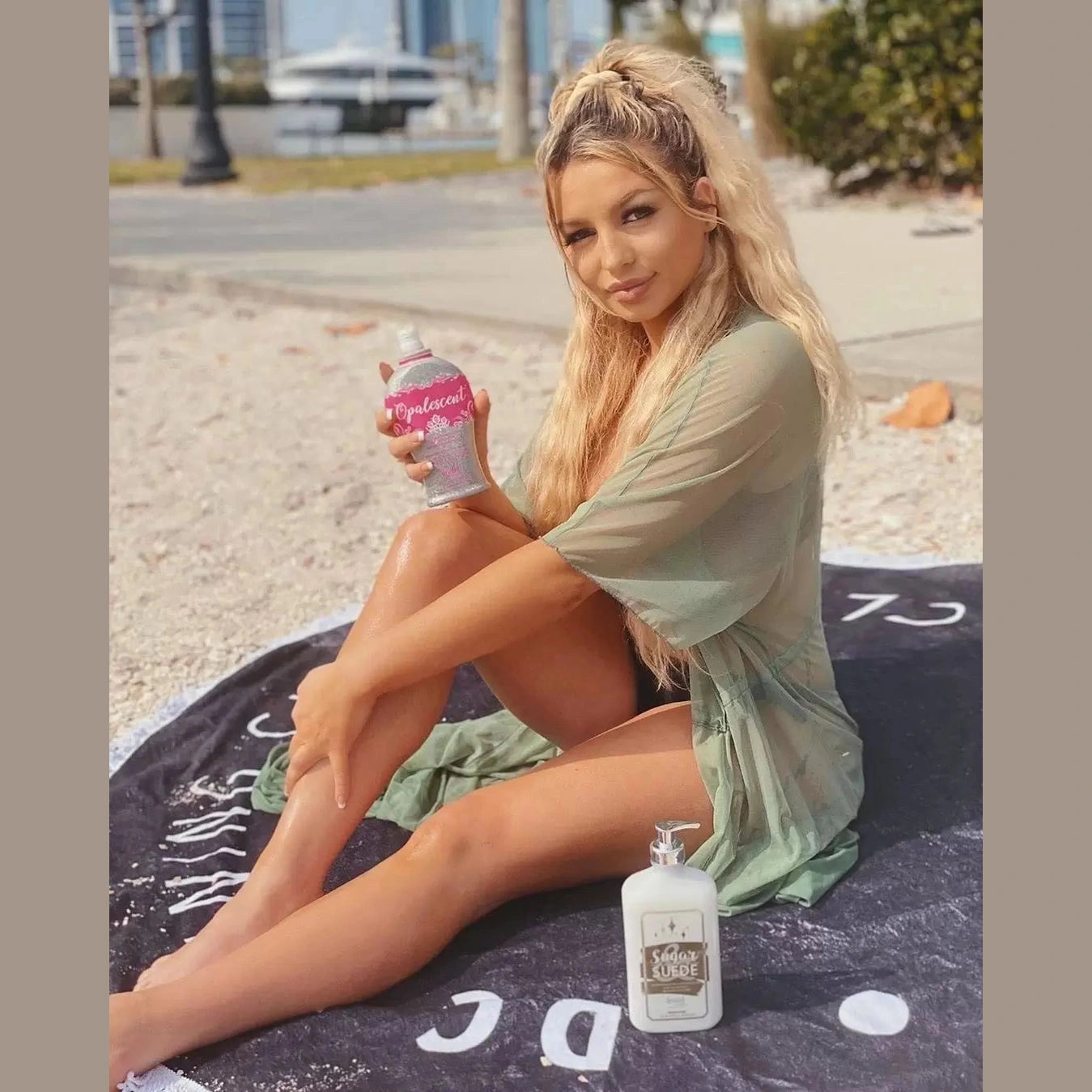 Tan accelerator Devoted Creations Opalescent, Highlighting 4K Skin Luminizer, 360 ml