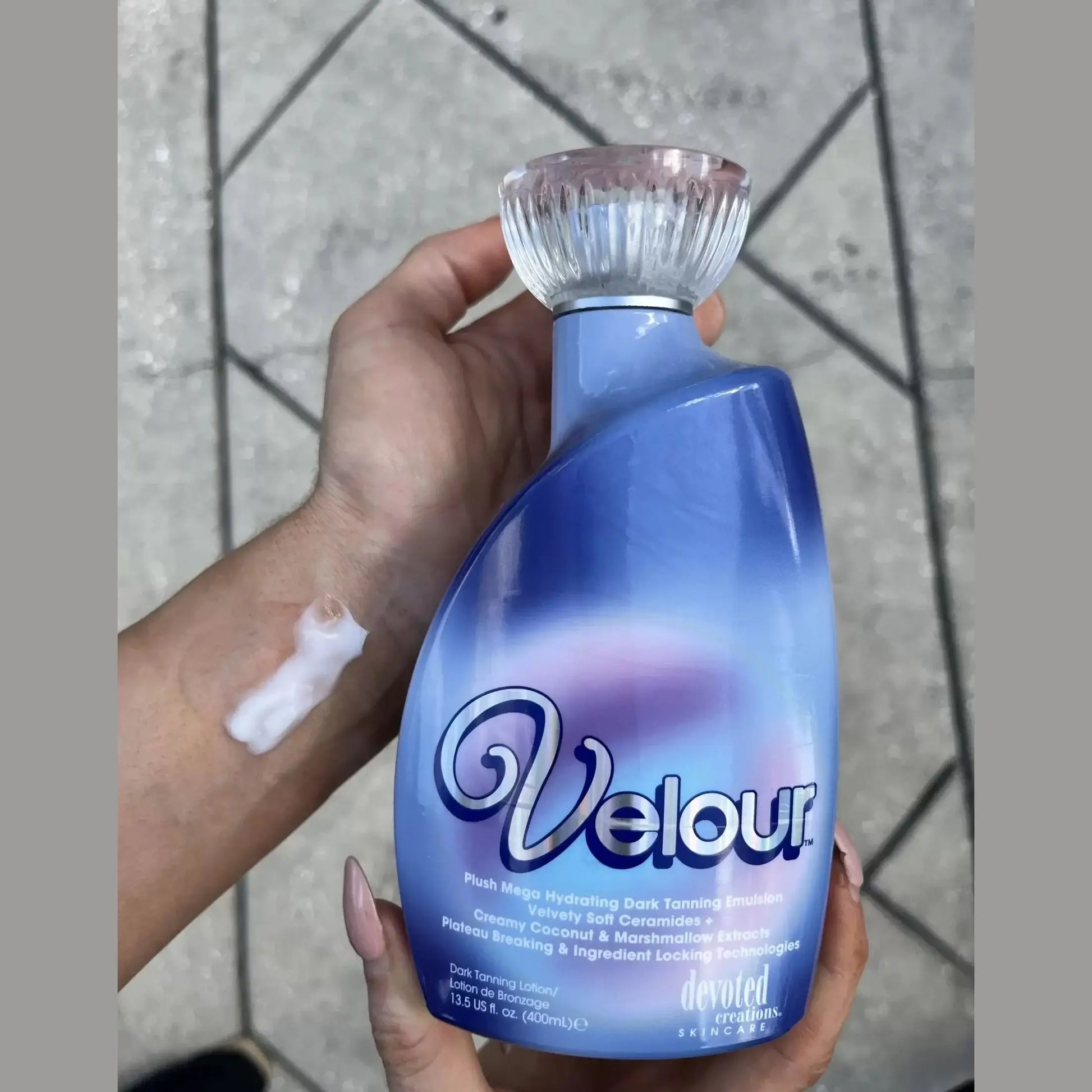 Tan accelerator Devoted Creations Velour, Mega Hydrating Dark Tanning Emulsion for bronze tan and silky skin, 400 ml