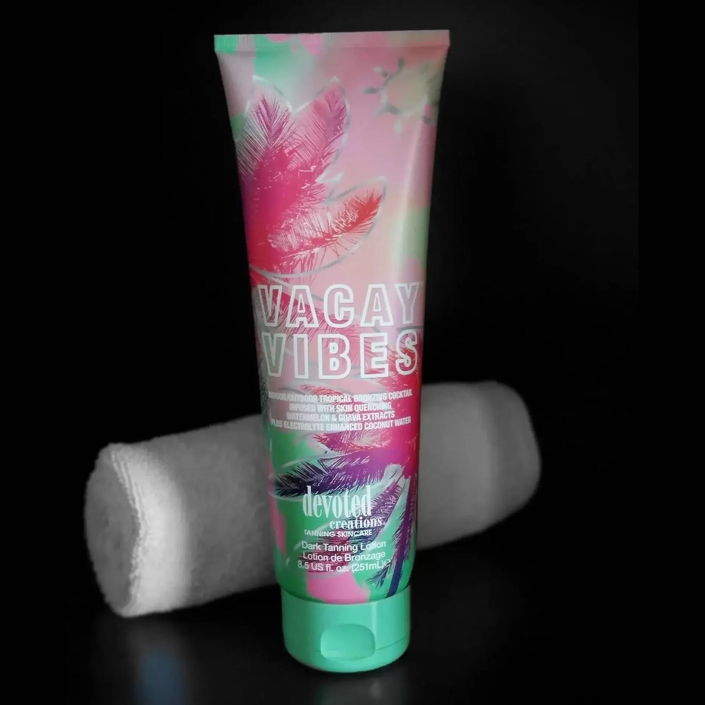 Tan activator Devoted Creations Vacay Vibes, Tropical Bronzing Lotion with hydrating Guava and Watermelon, 251 ml