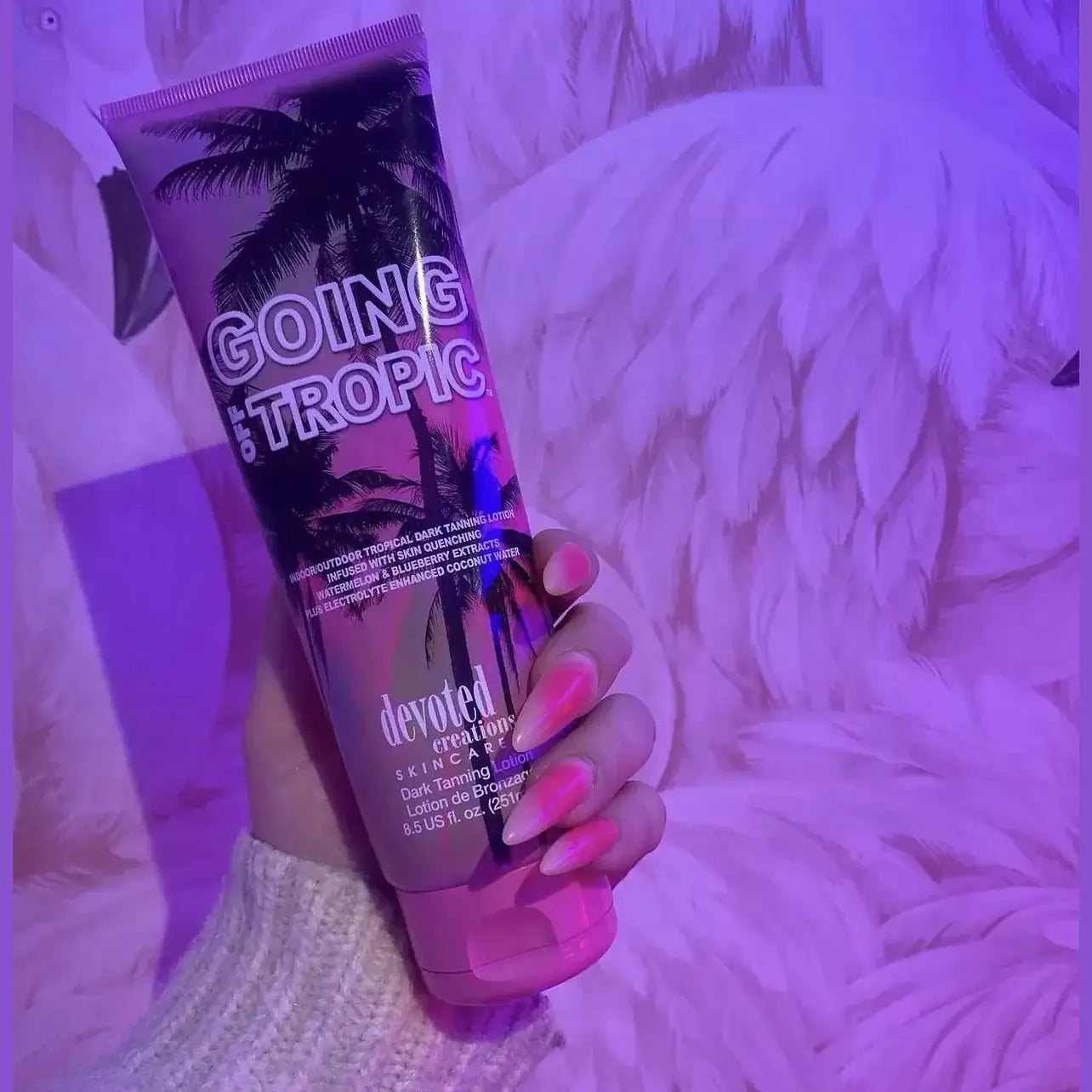 Tan intensifier Devoted Creations Going Off Tropic, with skin quenching watermelon and blueberry extracts, 251 ml